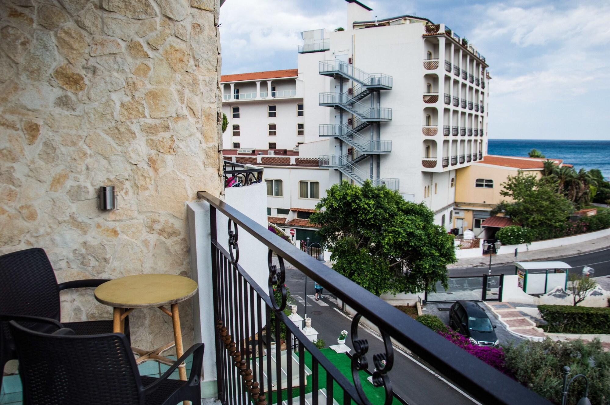 Hotel & Apartments Villa Linda 지아르디니낙소스 외부 사진