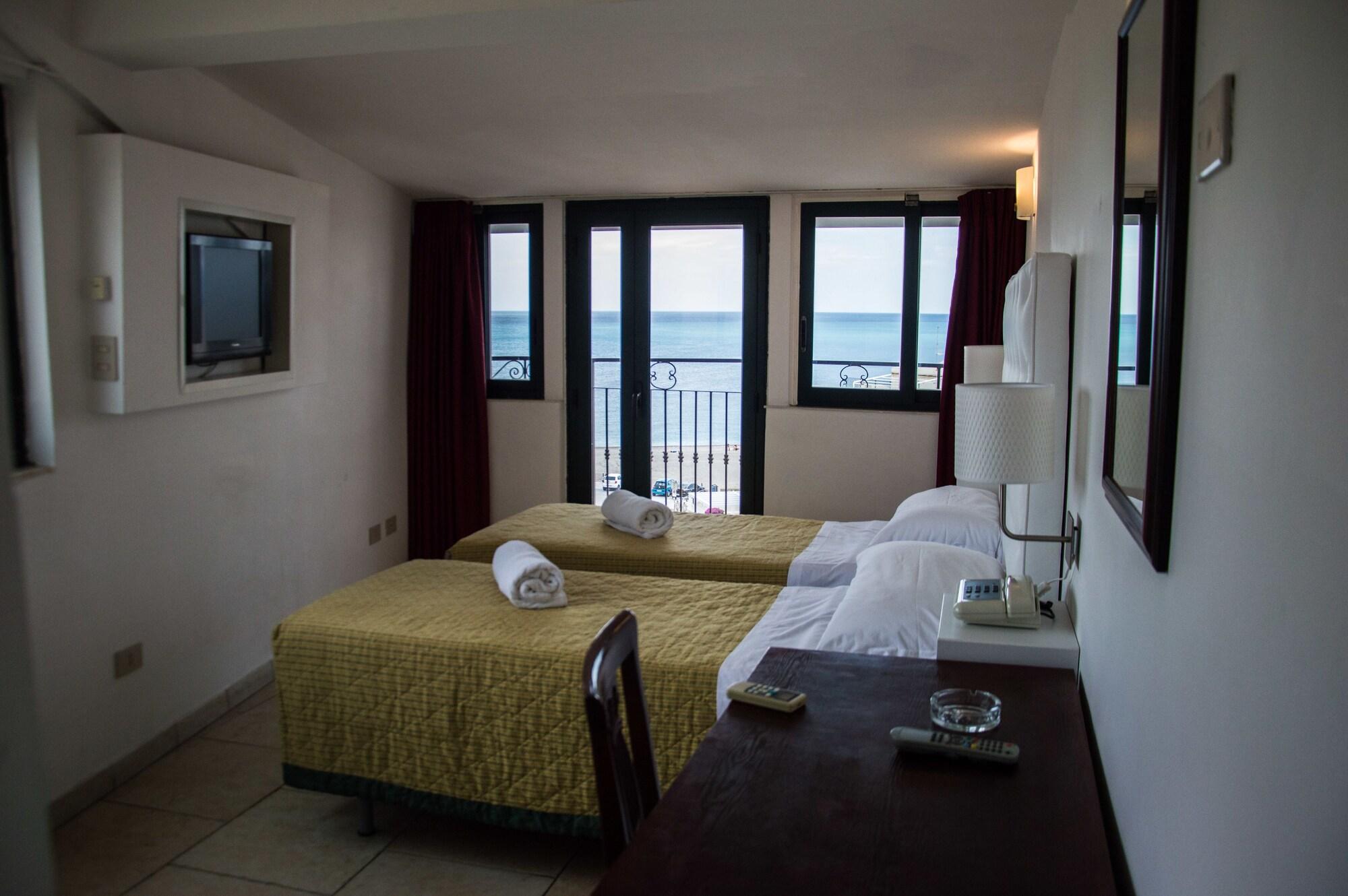 Hotel & Apartments Villa Linda 지아르디니낙소스 외부 사진