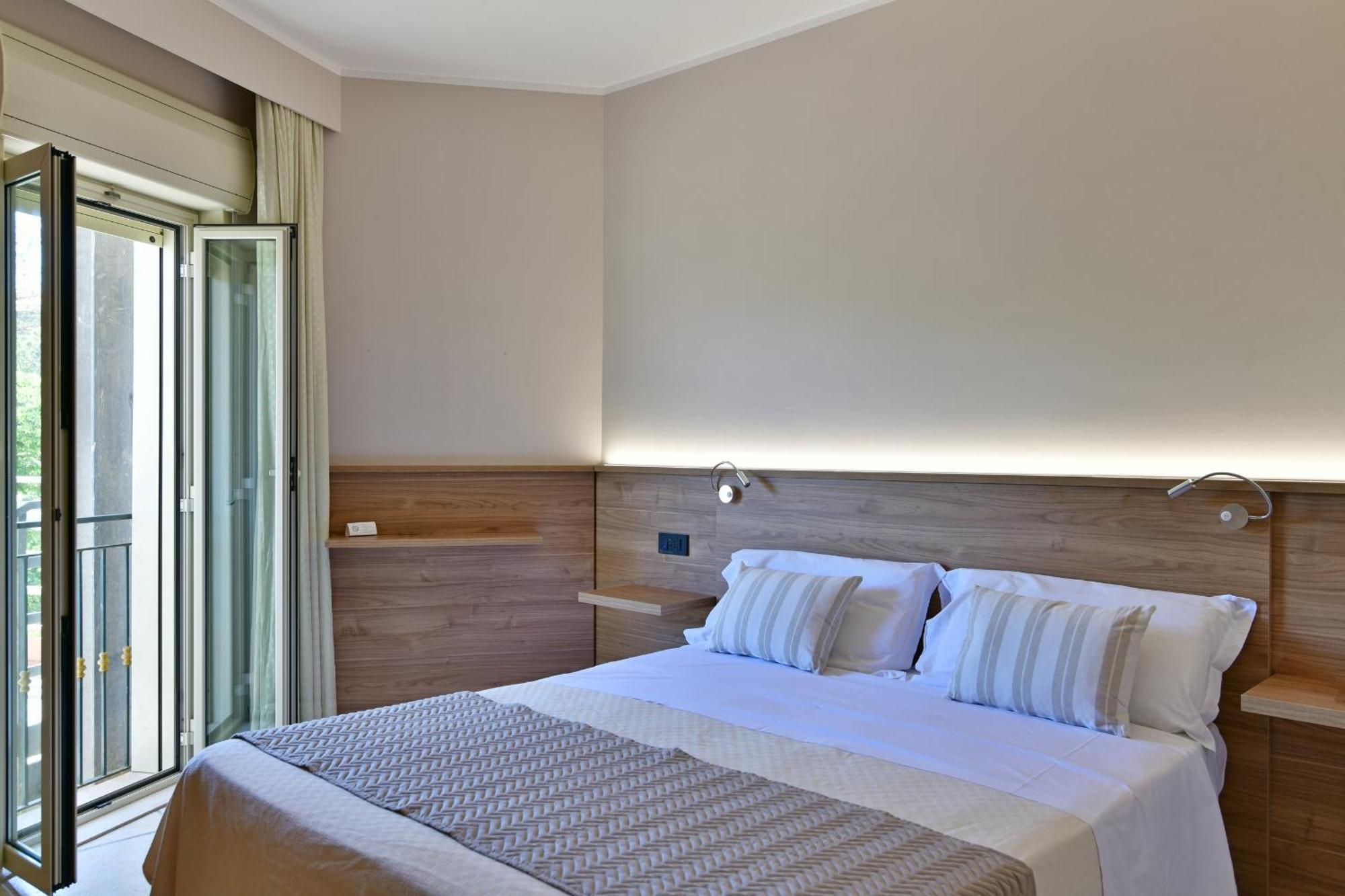 Hotel & Apartments Villa Linda 지아르디니낙소스 외부 사진