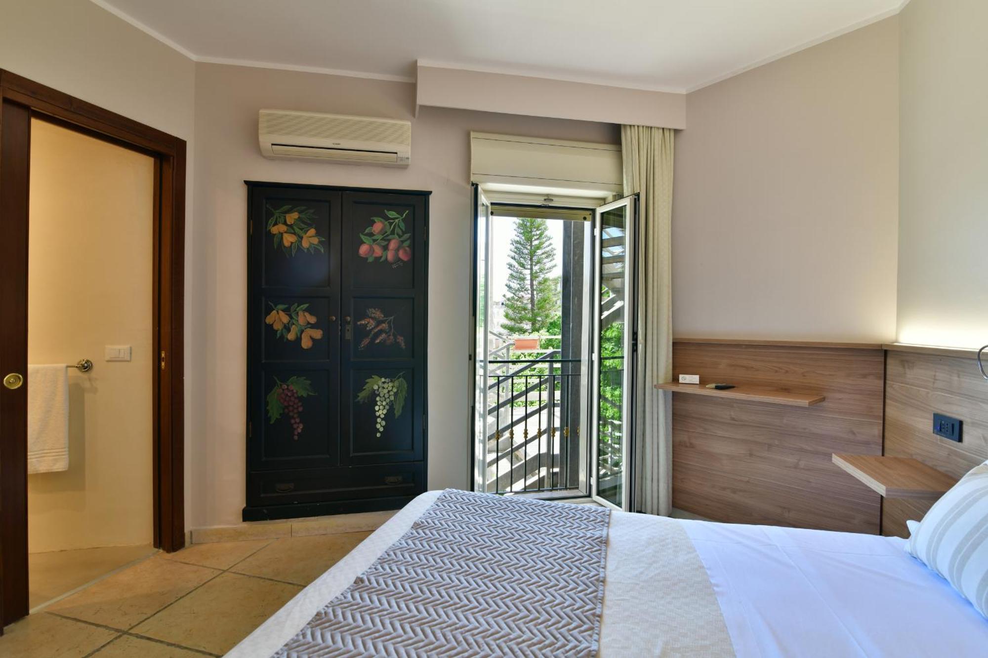 Hotel & Apartments Villa Linda 지아르디니낙소스 외부 사진